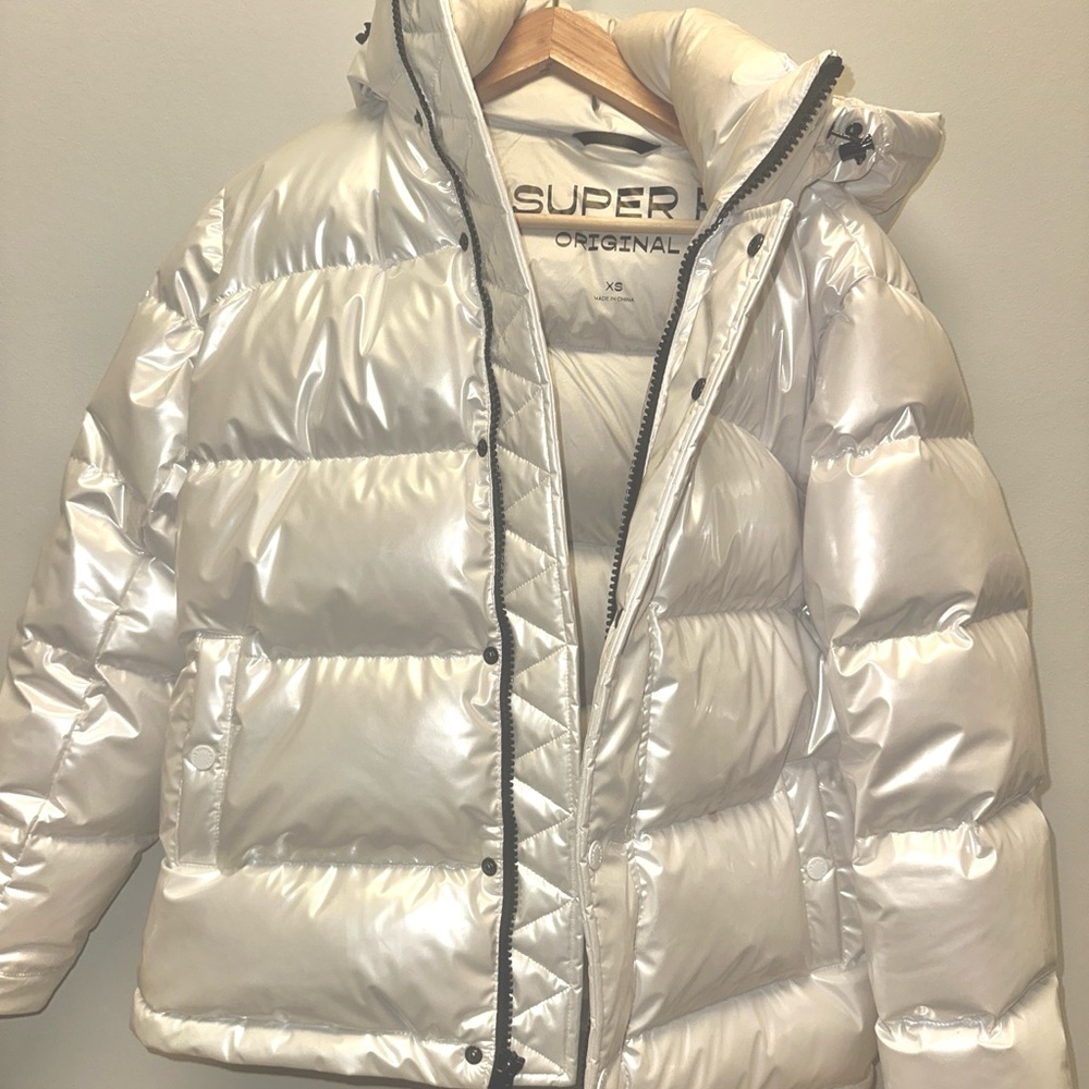 NEW condition Aritiza the Super Puffer Jacket- stone pearl colour